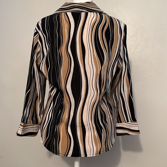 Rag medium, top, brown, beige, white, button front three-quarter sleeve 24-133 - Picture 2 of 8